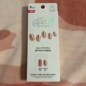 Dashing Diva Glazed Donut Chocolate Glaze Semi Cured Gel Nail Strips
